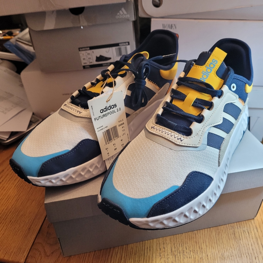 Man's Adidas Sneaker